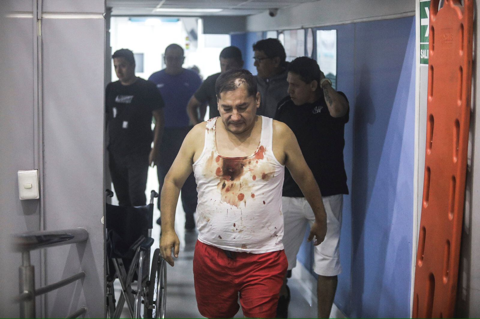 Alcalde de comas, Ulises Villegas, fue agredido por delincuentes cuando se encontraba en un grifo en Comas. Fotos: Joel Alonzo/ @photo.gec