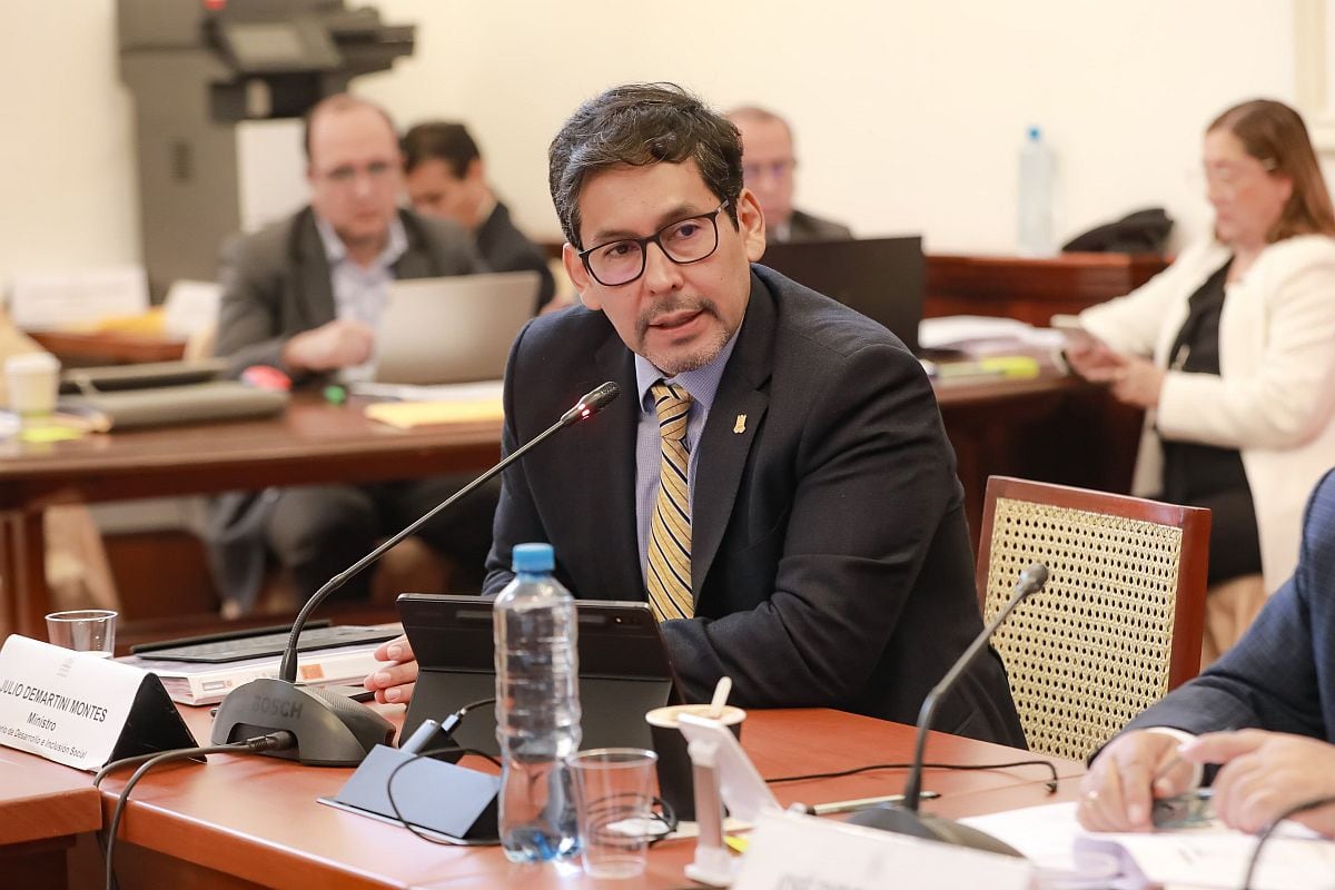 El titular del Midis defendió contratación de allegas y afirmó que son personas "con harta experiencia". (Foto: Midis)