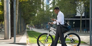 Pautas para manejar bici en verano