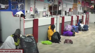Personas duermen en terminal de Yerbateros y precios de pasajes se triplican por Fiestas Patrias: “Es un abuso”