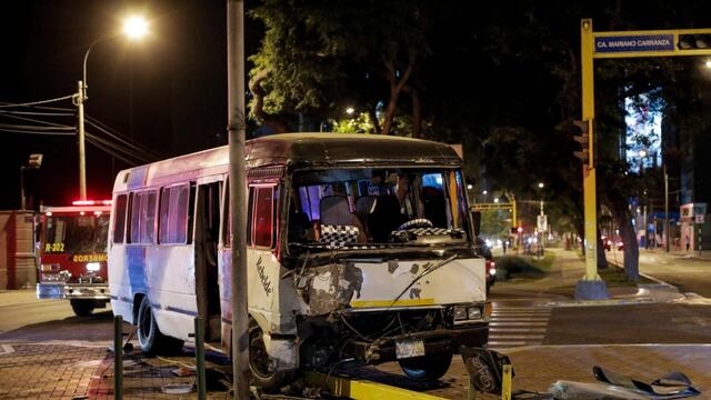 Cercado de Lima: seis heridos dejó choque entre una coaster y un auto en la Av. Arequipa | VIDEO
