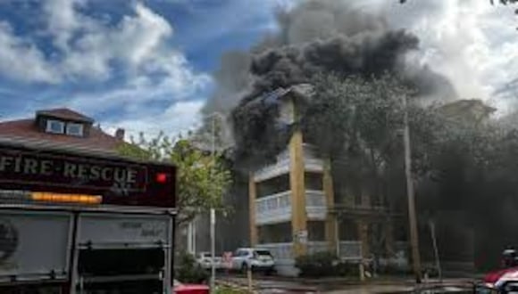 Terrible incendio en el edificio Temple Court Apartments.