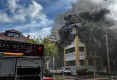Fuego consume edificio de departamentos tras tiroteo que dejó un herido grave
