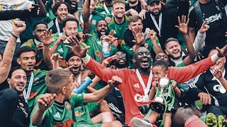 Arquero de novena división es elegido rey de Uganda y duda entre ser monarca y el fútbol