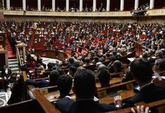 Escándalo en Francia: Senador es detenido por presuntamente drogar a una diputada para abusar de ella