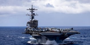 Portaviones de Estados Unidos rodean a Irán