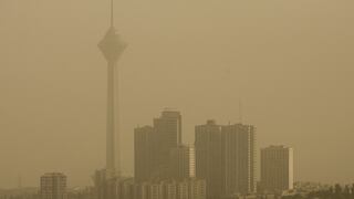 Cuatro mil 460 personas mueren en Teherán por contaminación insoportable