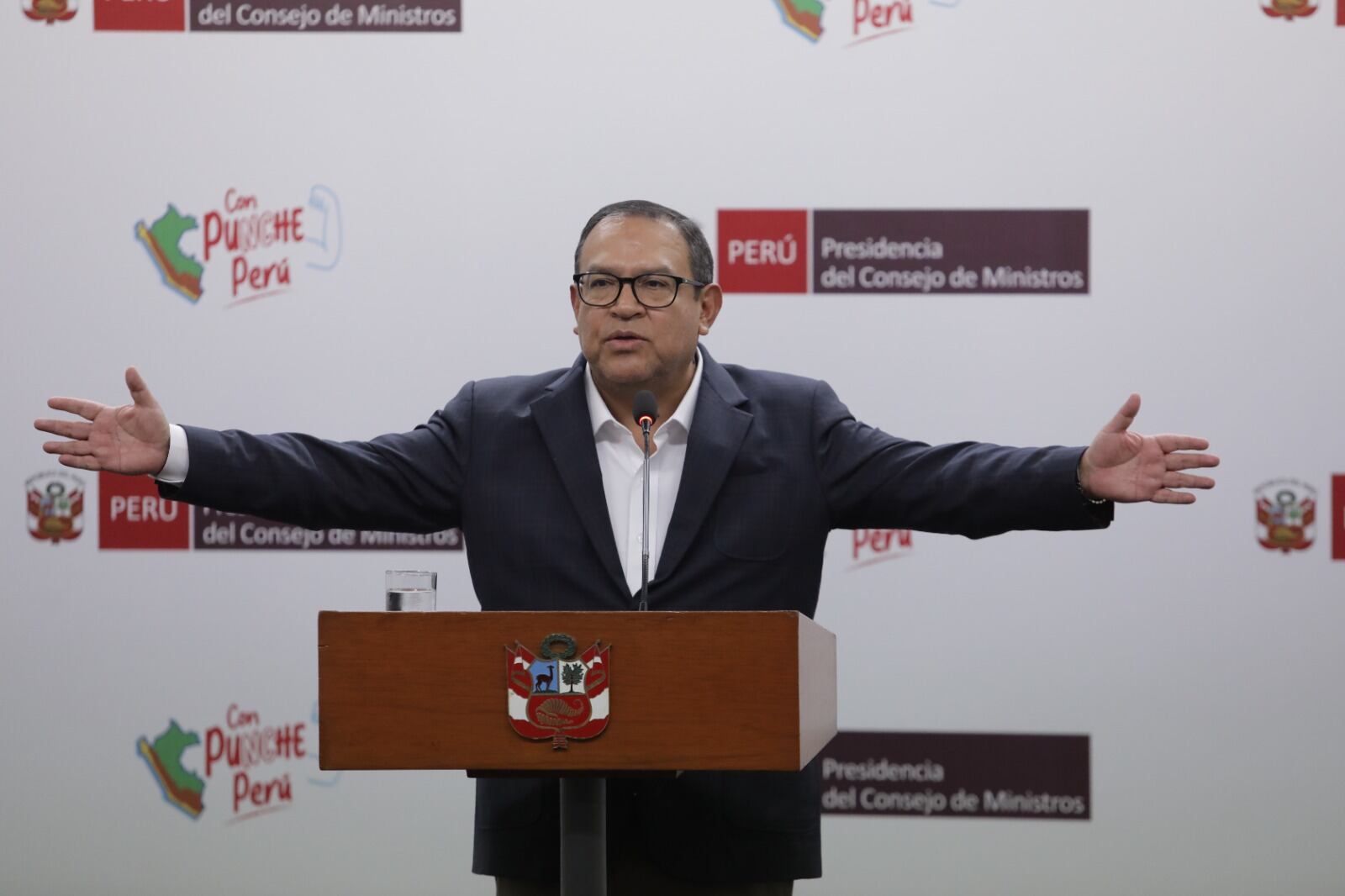 Alberto Otárola presenta su renuncia al cargo de jefe del Gabinete Ministerial. Fotos: Anthony Niño de Guzmán/ @photo.gec