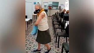 Argentina: anciana celebra bailando que la vacunaron contra el covid-19