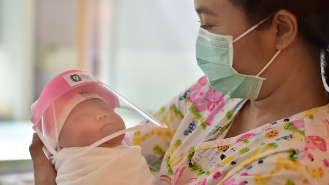 Una bebé de 6 meses es vacunada por error contra la enfermedad