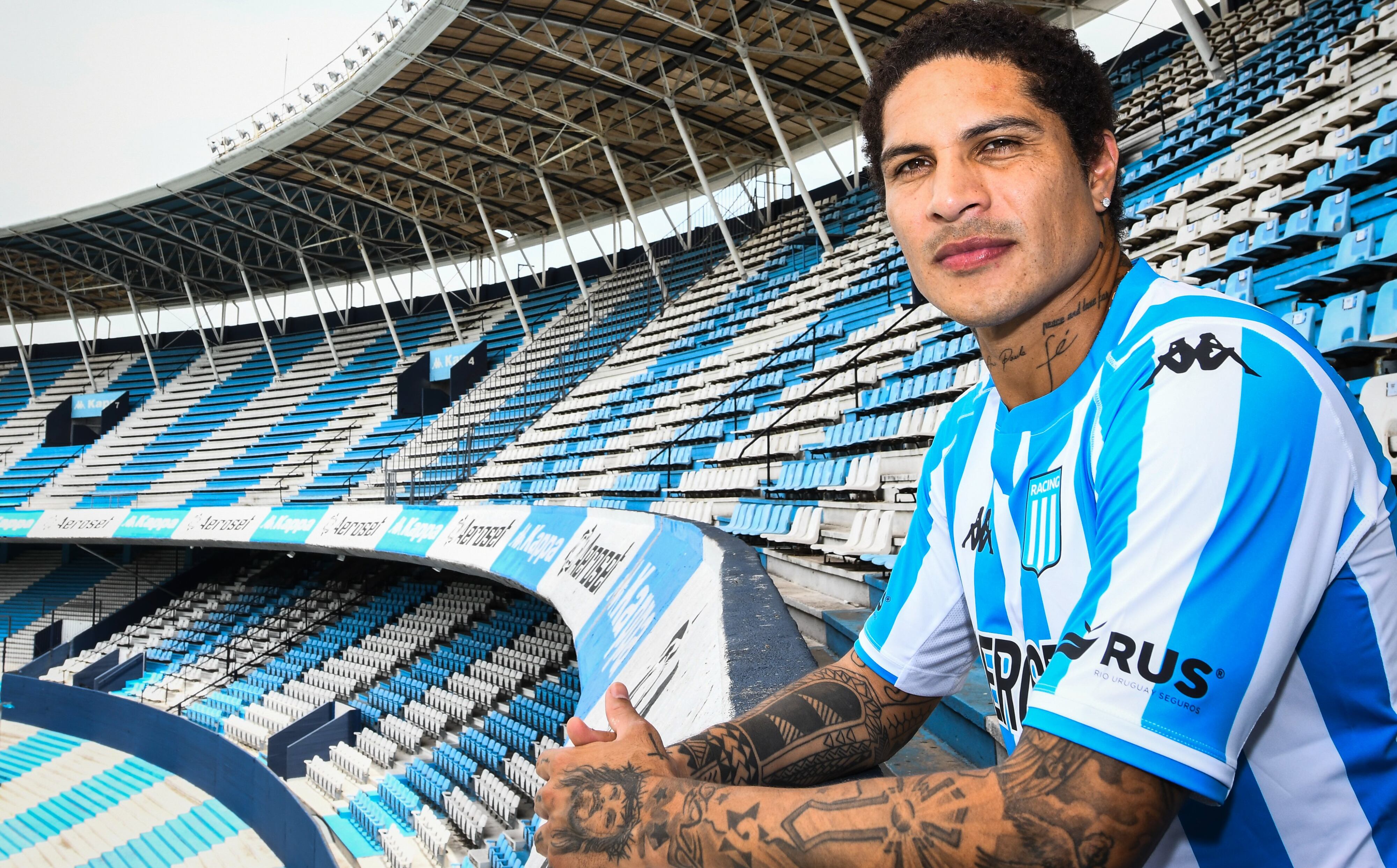 Paolo Guerrero se desvincularía del Racing hoy (Foto: Facebook).