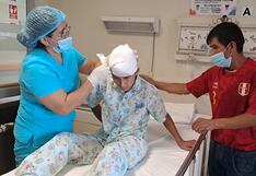 Adolescente vuelve a la vida tras reconstruirle cuero cabelludo que perdió tras ataque de perros