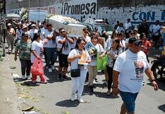Ataúd de profesora asesinada por su enamorado fue llevado en hombros por calles