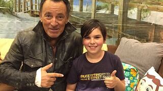 Bruce Springsteen excusa a niño que llegó tarde a clases por ir a su concierto    
