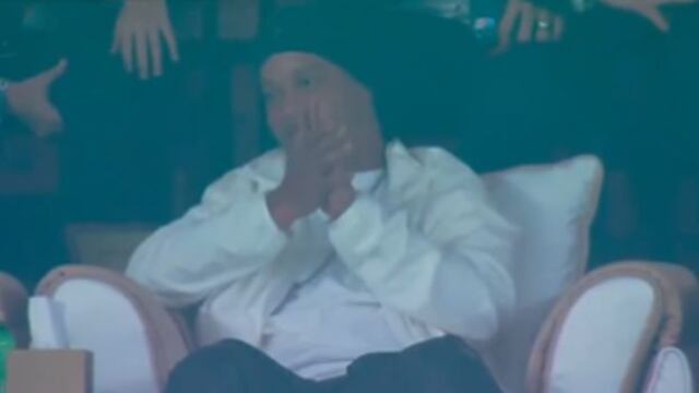 Ronaldinho aplaudió a Argentina ante Croacia: así vibró en el estadio | VIDEO