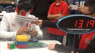 Peruano rompe récord mundial en armar cubos con los ojos vendados [VIDEO]  