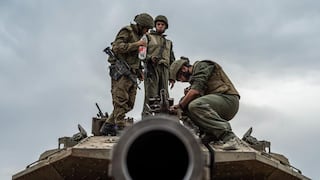 Israel usa sus tanques para atacar a la fuerza de paz de la ONU en el Líbano