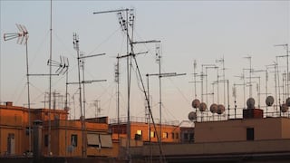 Roma limpiará sus tejados repletos de antenas para sus televisores
