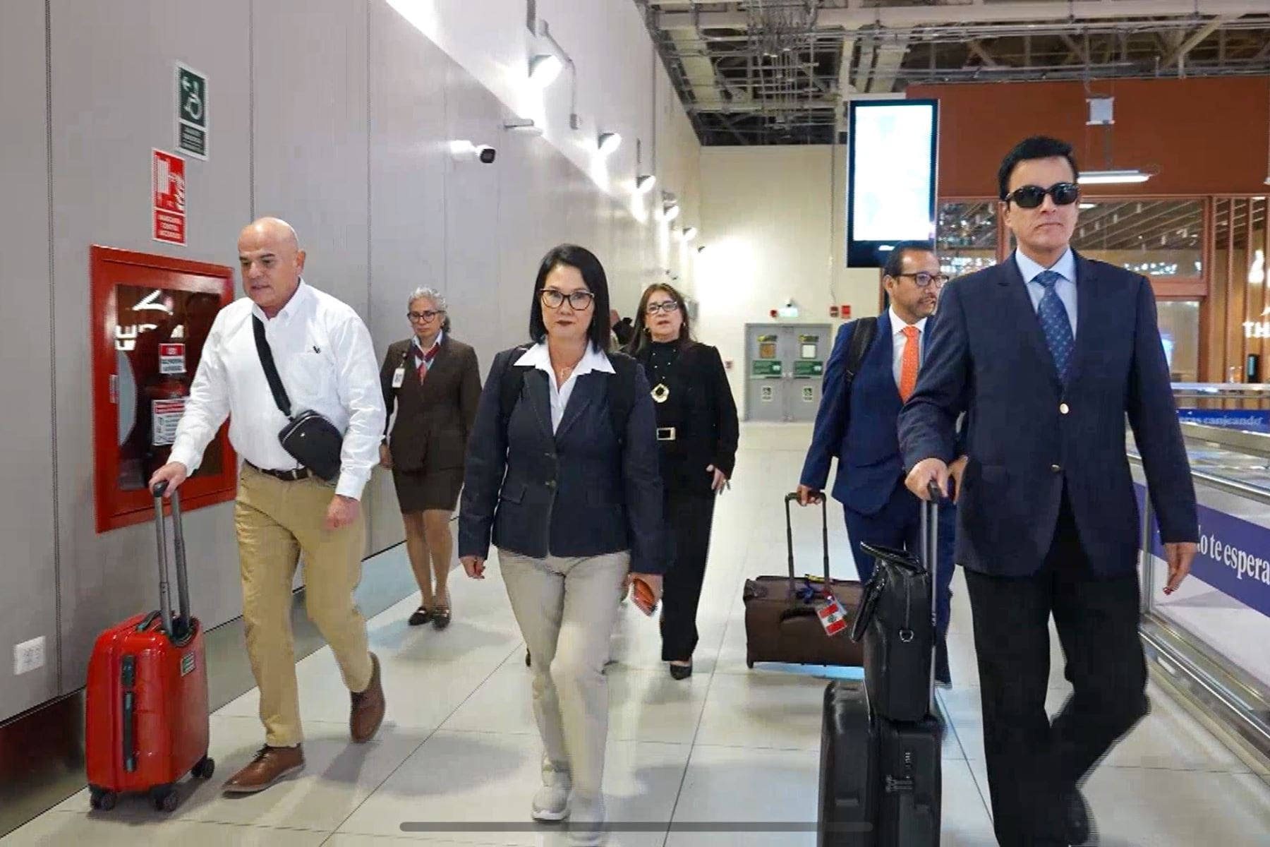 En El Salvador, adonde llegó este miércoles, la presidenta Keiko Fujimori recorrerá la cárcel Cecot.