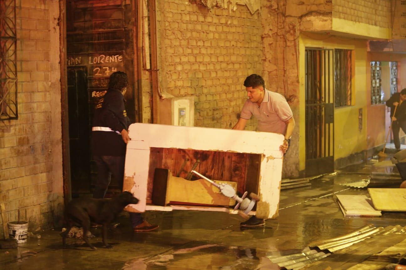 Incendio dejó varias viviendas afectadas en el Cercado de Lima. Foto: César Bueno/GEC