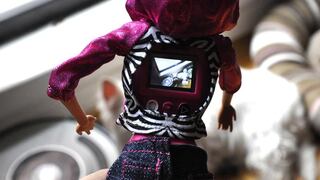 FBI advierte sobre riesgo de pedofilia por Barbie "Video Girl"