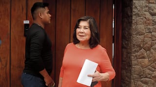 Martha Chávez pide delegar facultades al Gobierno y trabajadores ven trampa al meter tema laboral