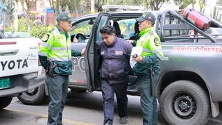 Por mirar el celular causó accidente