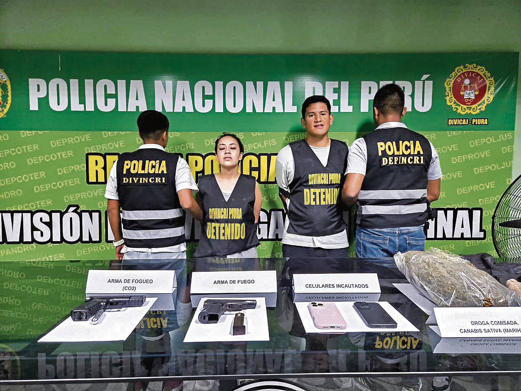 Keyko Lujjan Tacure Córdova (19) “La China” y Ítalo Alejandro Rafo Montero (21) “Ítalo” cayeron con armas y droga.