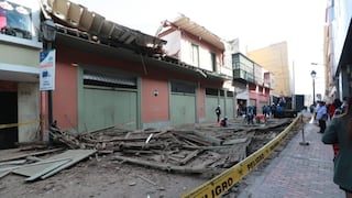 Centro de Lima: Balcón de casona se desploma y causa alarma en peatones 
