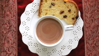 Comer para vivir: Pros y contras de panetón y chocolate caliente para el desayuno