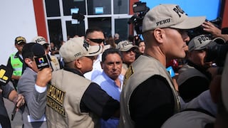 Elecciones Generales 2026: El cómico Carlos Álvarez es el primer candidato en emitir su voto