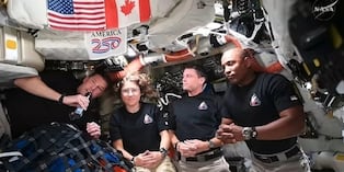 Astronautas llegan la noche de este viernes de la Luna