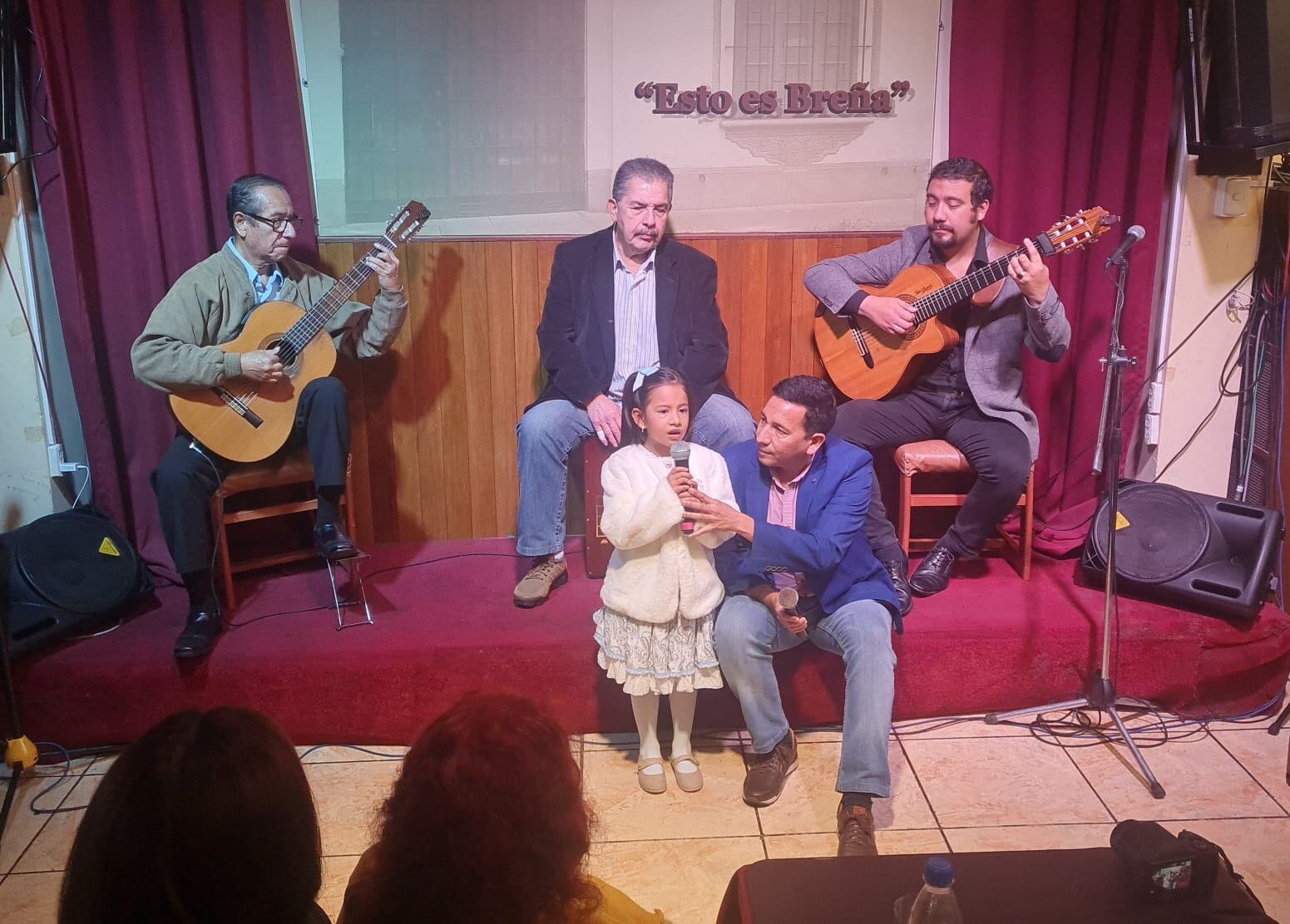Natalia Castillo heredó el amor por la música criolla de su padre Carlos Castillo