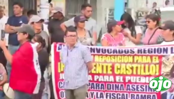 Simpatizantes de Pedro Castillo a las fueras del hospital II de Vitarte.