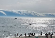 “Tsunami de nubes”, mismo ola gigante en el aire, sorprende a bañistas en playas