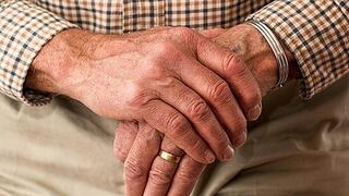 Descubren posible mecanismo para frenar progresión del Parkinson 