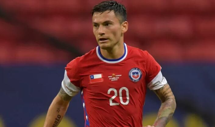 Charles Aránguiz será baja en Chile