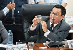 Censura ronda al ministro de Salud y hasta aliados del Gobierno piden que se vaya