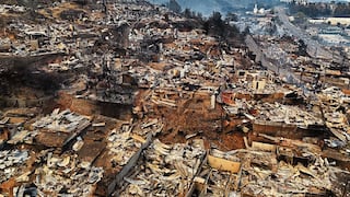 Fuego causa muerte y destrucción en Chile, donde combaten 24 incendios forestales