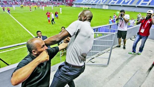 YouTube: Ásí fue la pelea del DT de Costa Rica con un guardia en pleno estadio [VIDEO]