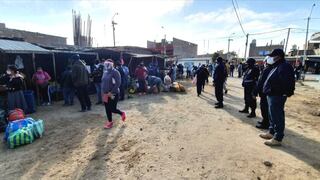 Piura: Doscientos ambulantes son desalojados por invadir alrededores del mercado Santa Rosa