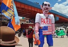 Población indignada quema a Pajerín, muñeco gigante del presidente José Jerí