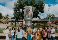 Servirán café en cafetera gigante de 4 metros de alto