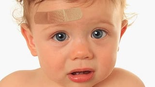 ¿Qué hacer cuando tu bebé se da un golpe en la cabeza?