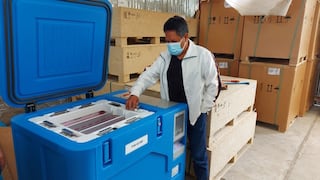 Llegan 10 congeladoras solares para almacenar vacunas contra el COVID-19 en Apurímac