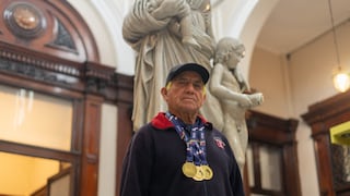 Clavadista de 71 años ganó medallas de oro en Campeonato Panamericano Máster