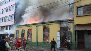 Incendio destruye local comercial en La Victoria