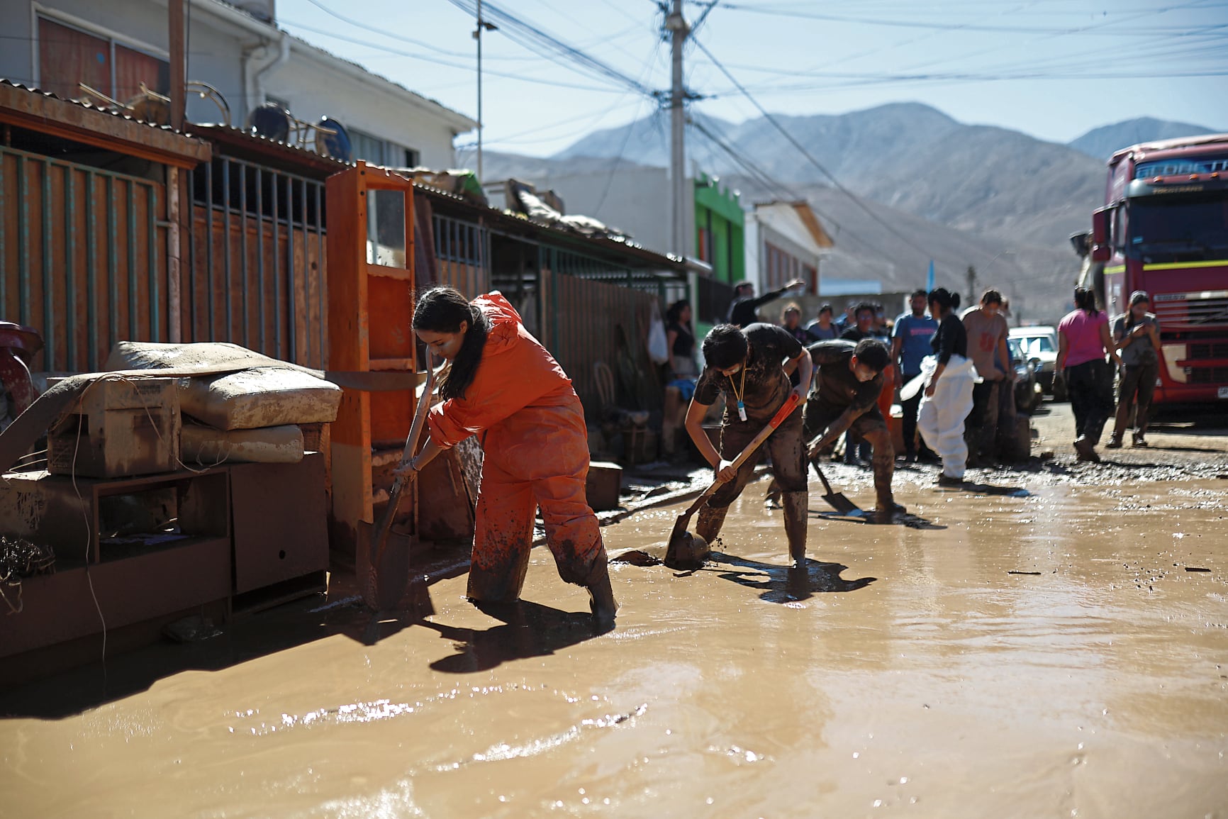 Difícil es la situación en Chile, donde el norte del país ha soportado terribles lluvias, como en el caso de la localidad de Tocopilla. EFE/ Rafael Arancibia