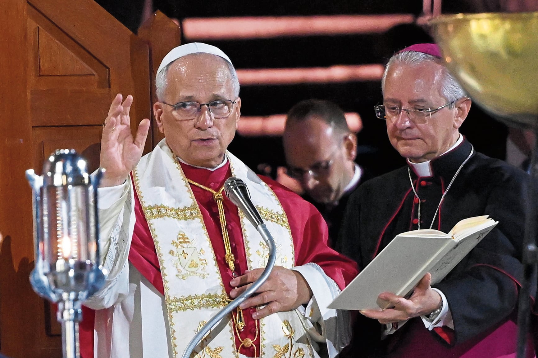 El papa León XIV habló a los fieles, sobre todo enfermos, que acudieron a misa en el santuario de Lourdes, en Francia. EFE/EPA/MAURIZIO BRAMBATTI