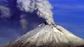 Cae ceniza en 14 poblaciones mexicanas por emisiones del volcán Popocatépetl 